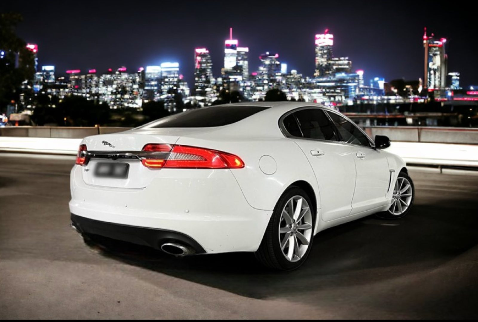 2013 JAGUAR XF LUXURY photo
