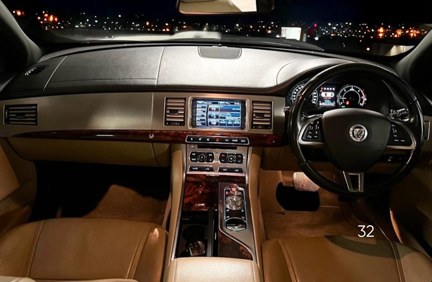 2013 JAGUAR XF LUXURY photo